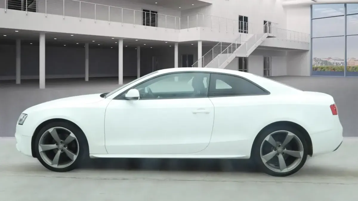 Używany Audi A5 Black Edition 177 KM (130 kW) 2013 Biały Coupe
