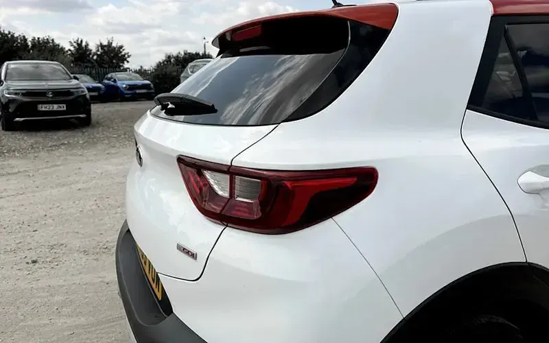 Used Kia Stonic 120 HP (88 kW) 2019 White SUV