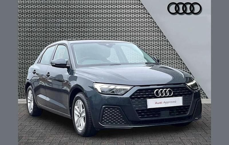 Used Audi A1 Design 94 HP (69 kW) 2022 Grey SUV