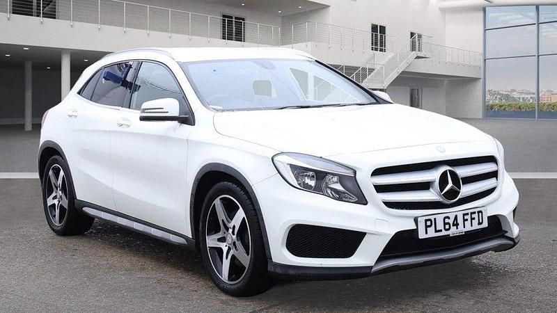 White Used 2014 Mercedes 220 AMG line Estate | £11,799 - Image 1/4