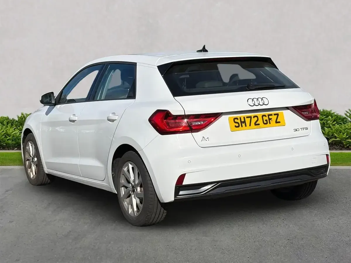 Used Audi A1 Sportback Sport 110 HP (80 kW) 2022 White Hatchback
