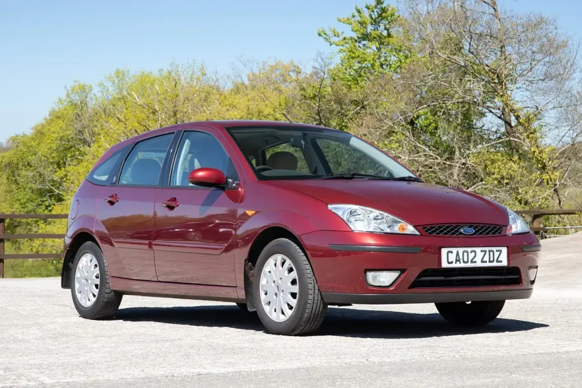 Usado Ford Focus Ghia 2002 Vermelho Citadino