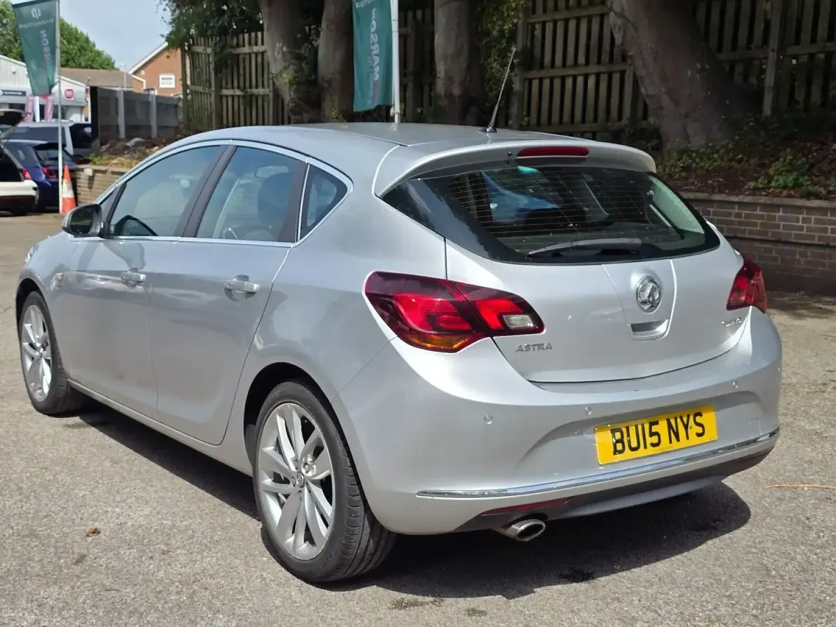 Used Vauxhall Astra SRi 140 HP (102 kW) 2015 Hatchback