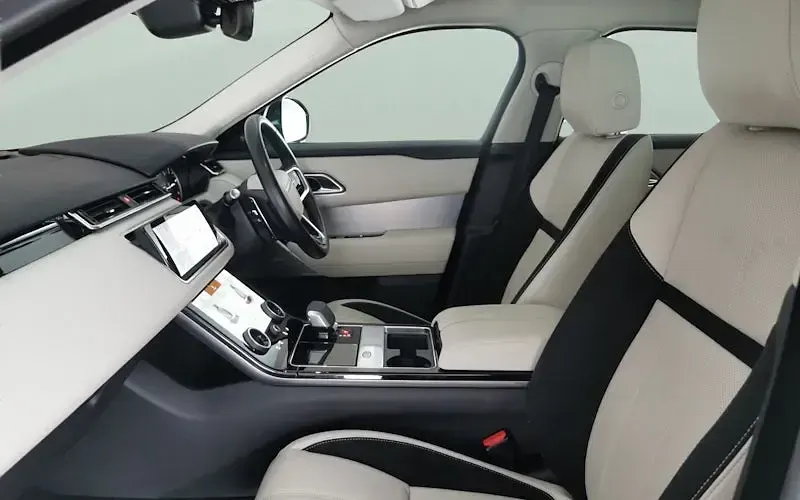Second-hand Land Rover Range Rover Velar S 204 CP (150 kW) 2022 Argintiu SUV