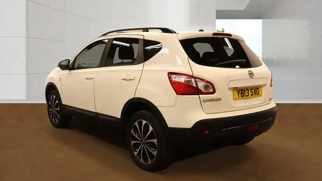 Used Nissan Qashqai 360º 117 HP (86 kW) 2013 White SUV