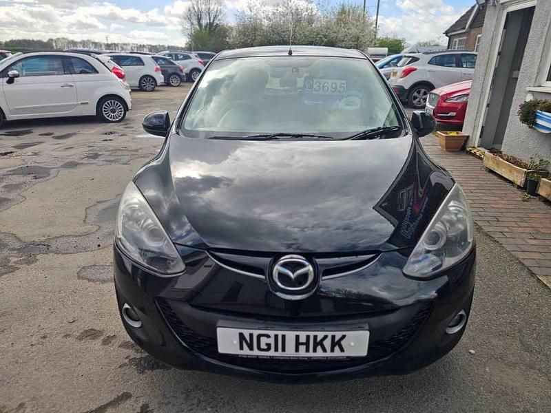 Begagnad Mazda 2 Inclusive 102 HK (75 kW) 2011 Svart Halvkombi