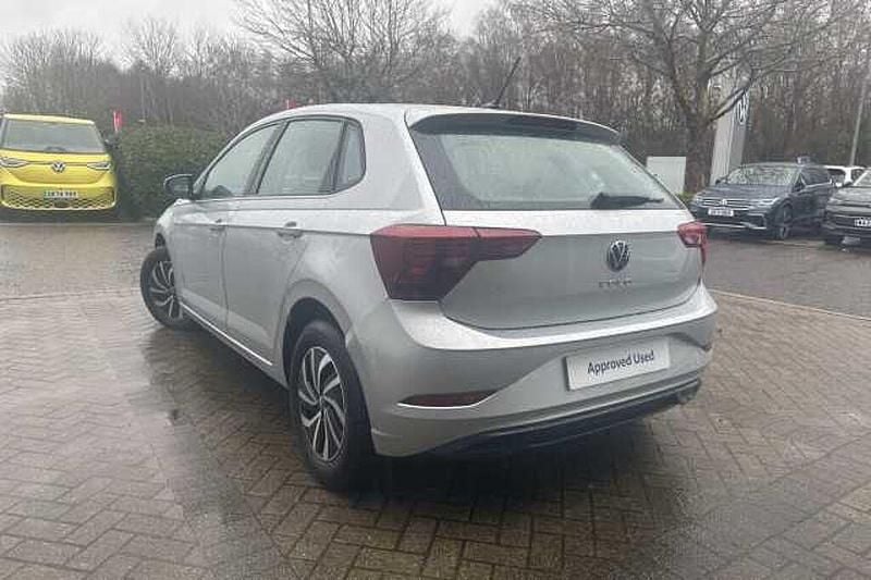 Used VW Polo Life 95 HP (69 kW) 2024 Silver Hatchback