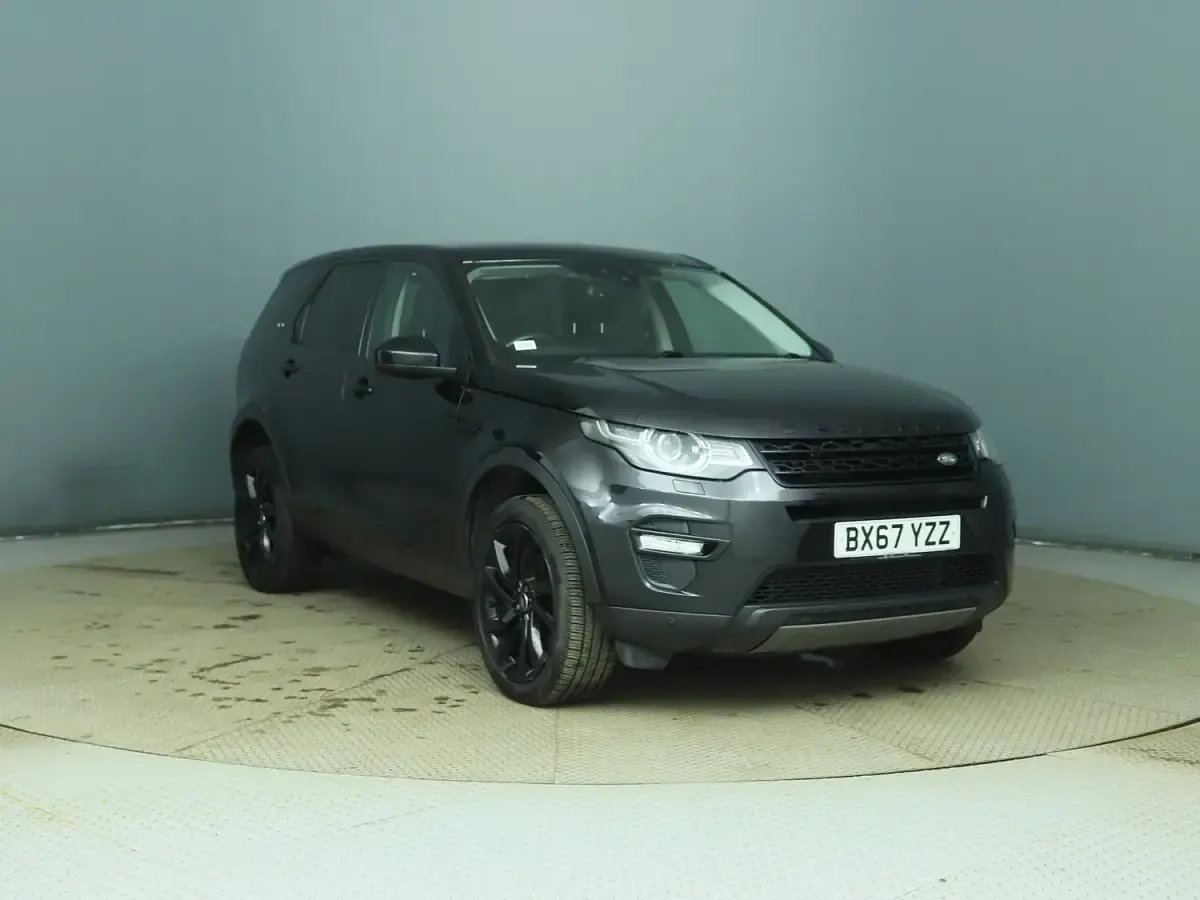 Used Land Rover Discovery 5 HSE 180 HP (132 kW) 2017 Black SUV
