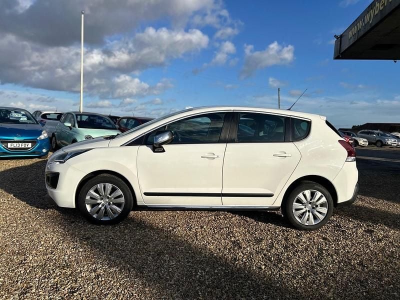 Used Peugeot 3008 Active 2015 White Hatchback