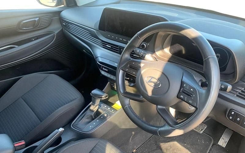 Käytetty Hyundai i20 Premium 101 HP (74 kW) 2023 Viistoperä