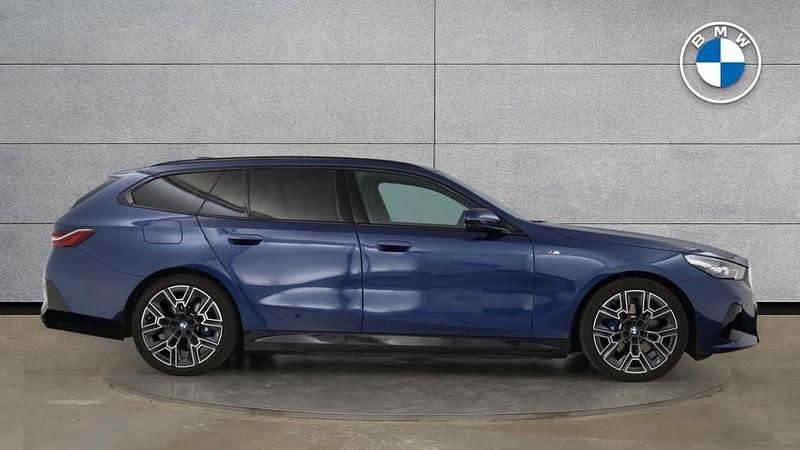 Used BMW 530e M Sport 295 HP (216 kW) 2025 Blue Estate