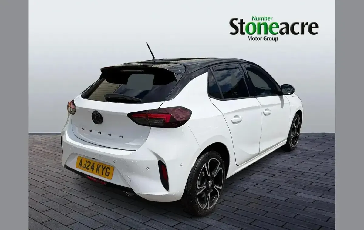Used Vauxhall Corsa 100 HP (73 kW) 2024 White Hatchback