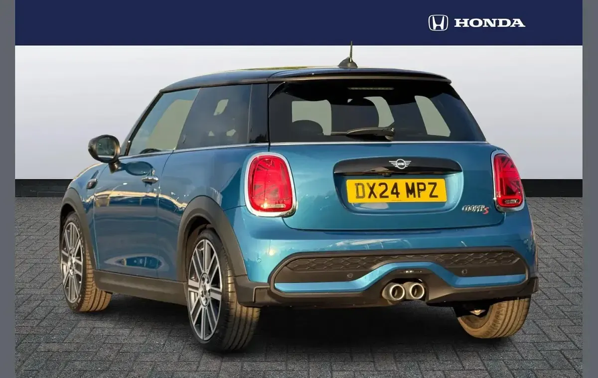 Used Mini Cooper S Exclusive 176 HP (129 kW) 2024 Blue Hatchback