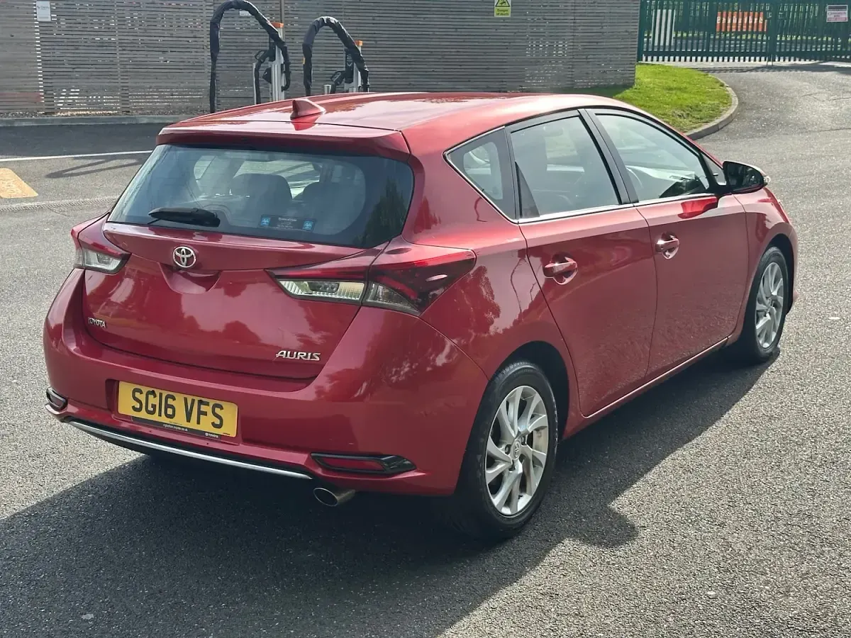 Used Toyota Auris 2016 Red Hatchback