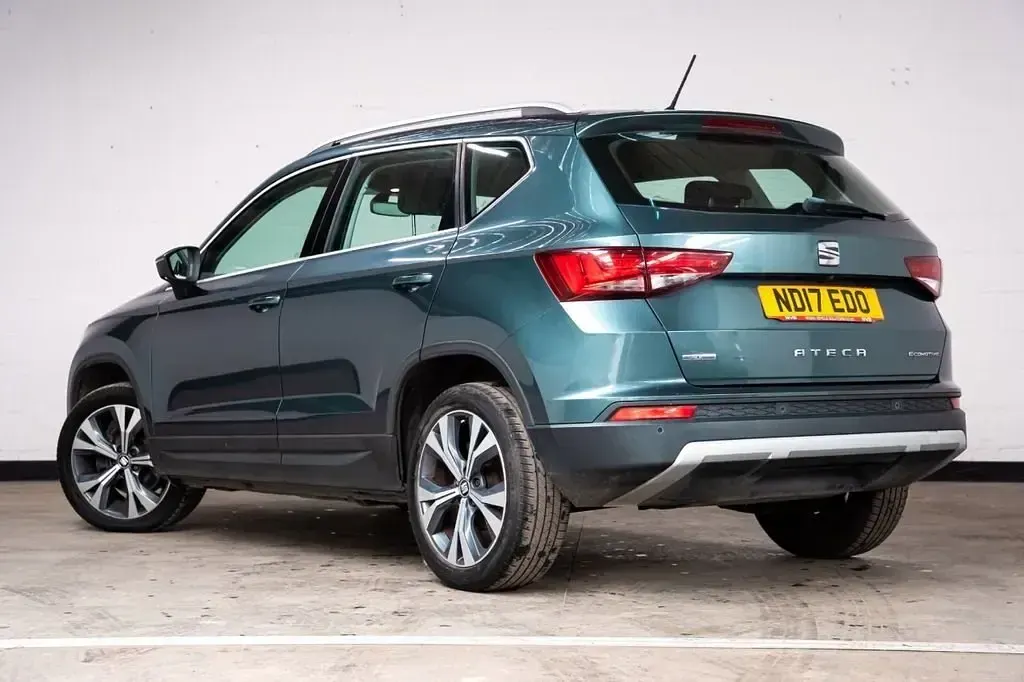Usado Seat Ateca Ecomotive 115 HP (84 kW) 2017 Cinzento SUV