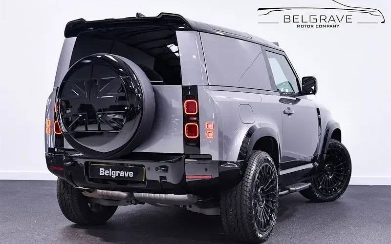 Used Land Rover Defender HSE Dynamic 300 HP (220 kW) 2023 SUV