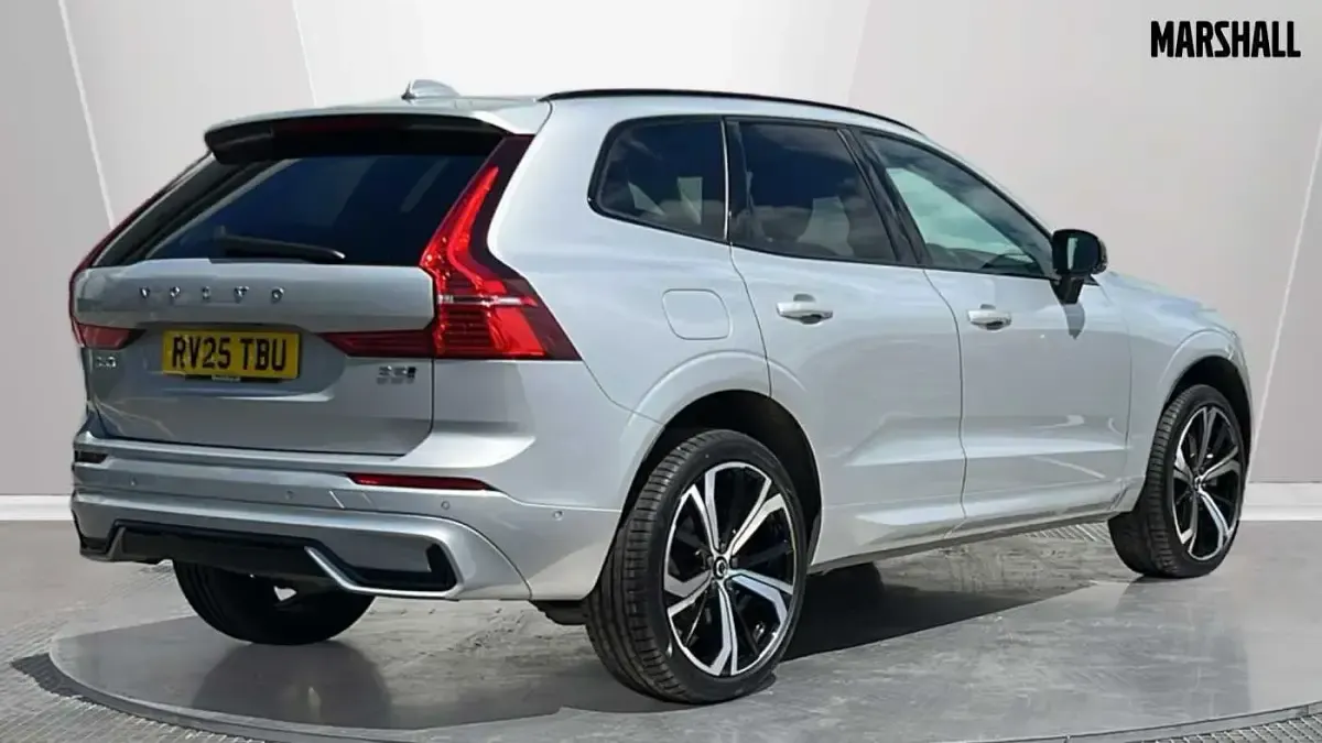 Used Volvo XC60 Ultra 247 HP (181 kW) 2025 Silver SUV