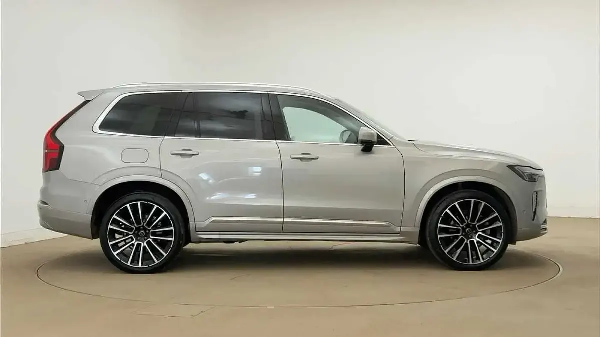 Usado Volvo XC90 Ultra 455 HP (334 kW) 2025 Prateado SUV