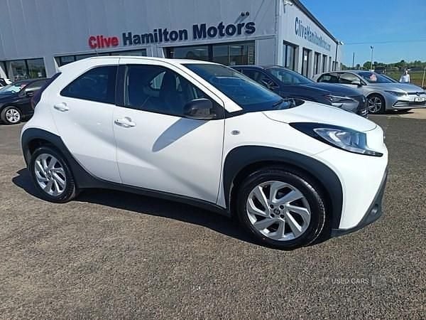 White Used 2023 Toyota Aygo X PURE SUV | £11,400 - Image 1/4