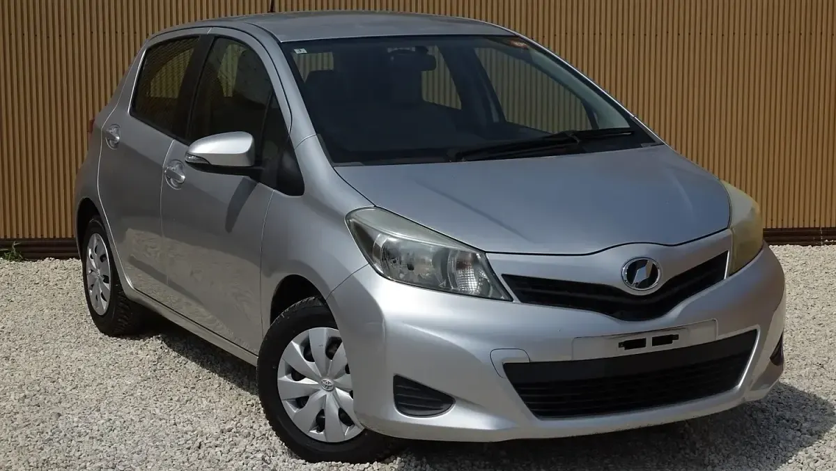 Used Toyota Yaris Edition 2012 Silver Hatchback