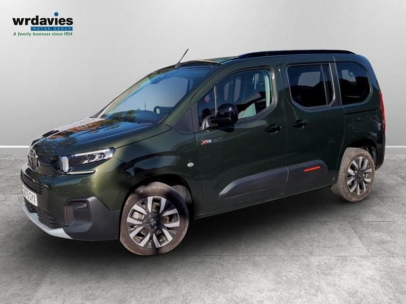 Used Citroën Berlingo 100 kW (136 HP) 2025 Green MPV