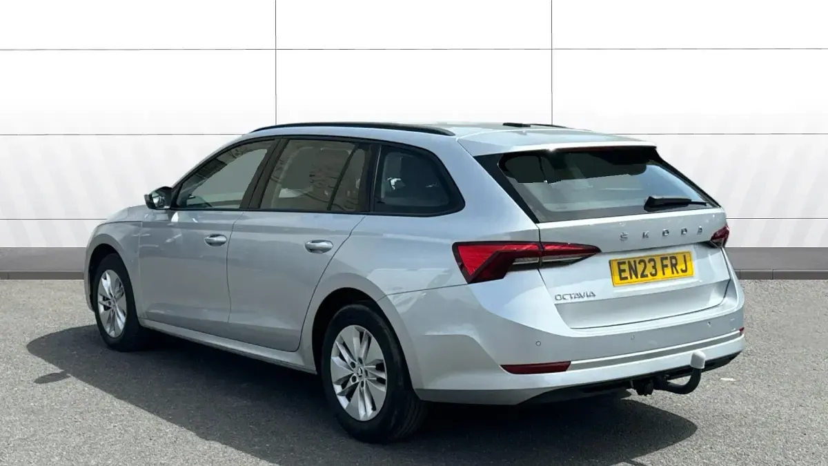 Used Skoda Octavia SE Technology 116 HP (85 kW) 2023 Silver Estate