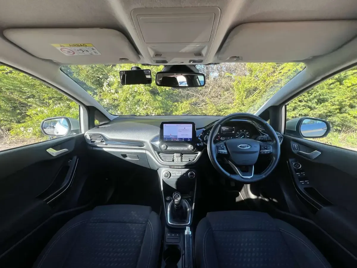 Używany Ford Fiesta Titanium 2021 Srebrny Hatchback