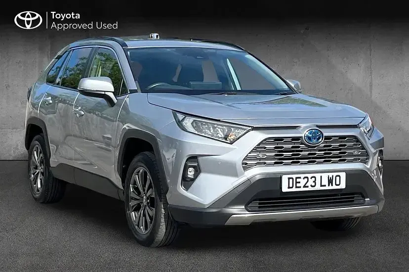 Used Toyota RAV4 Hybrid Design 218 HP (160 kW) 2023 Silver blade SUV