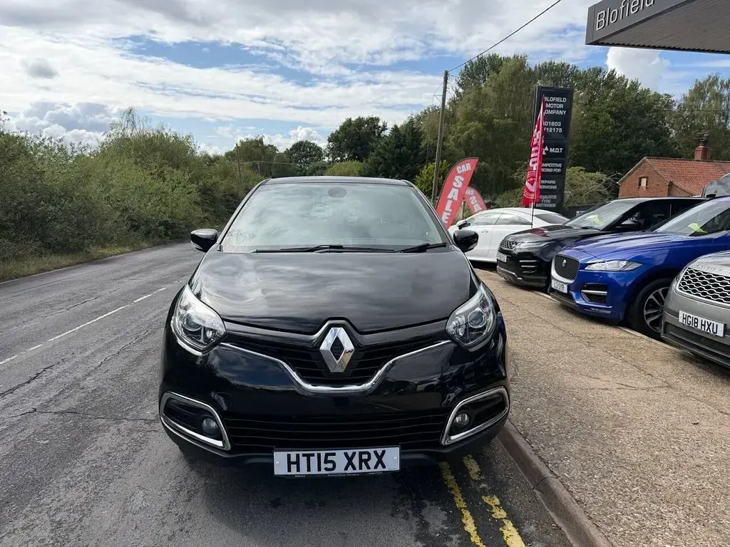 Used Renault Captur Dynamique 90 HP (66 kW) 2015 Black SUV