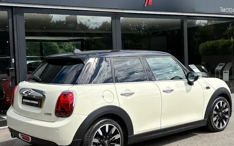 Used Mini Cooper Exclusive 136 HP (100 kW) 2019 White Hatchback