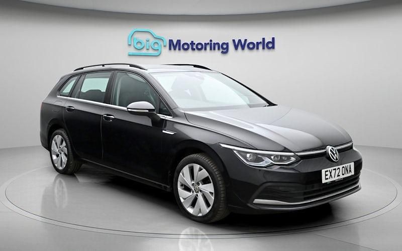 Second-hand VW Golf VIII Style 116 CP (85 kW) 2022 Negru Break