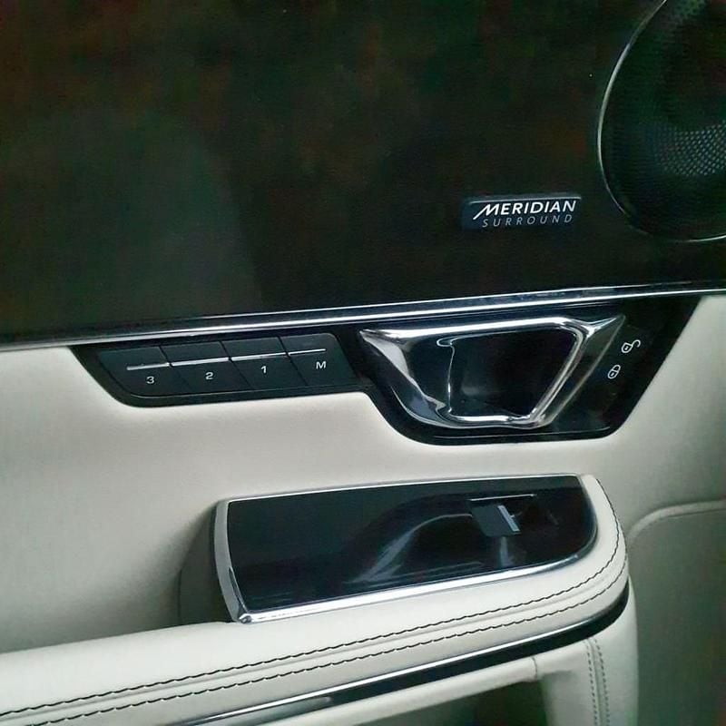 Usado Jaguar XJ S 300 HP (220 kW) 2019 Preto Sedan