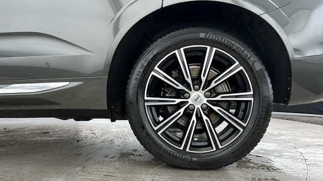 Used Volvo XC60 Inscription 337 HP (247 kW) 2021 Grey SUV