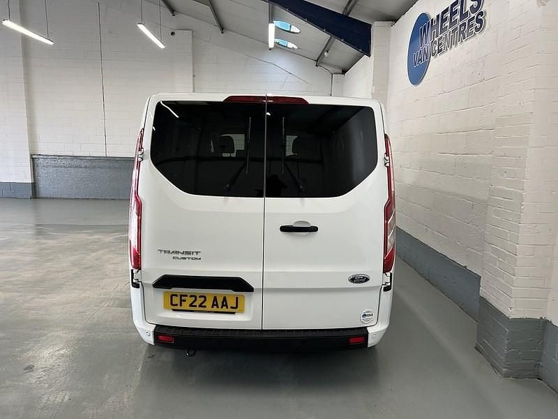 Used Ford Transit Custom Trend 2022 White Estate