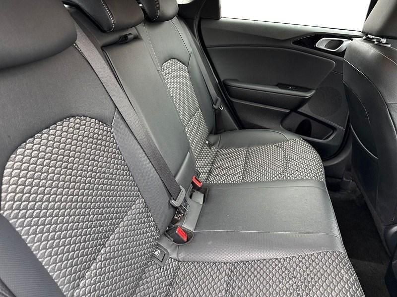 Used Kia Ceed 138 HP (101 kW) 2023 Grey Hatchback