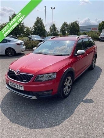 Red Used 2016 Skoda Octavia Estate | £8,990 (Good price) - Image 1/1