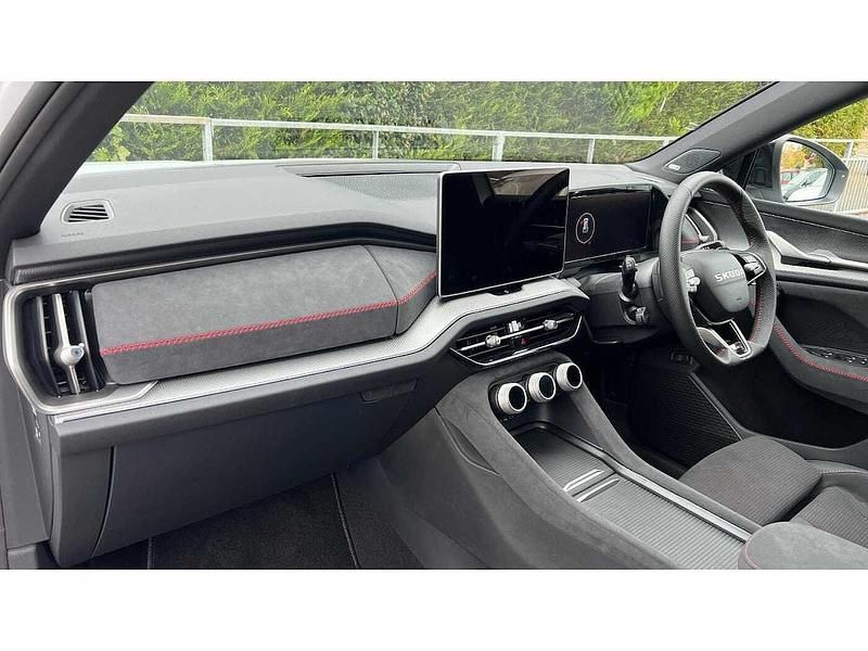 New Skoda Kodiaq vRS 265 HP (194 kW) 2025 Moon white metallic SUV