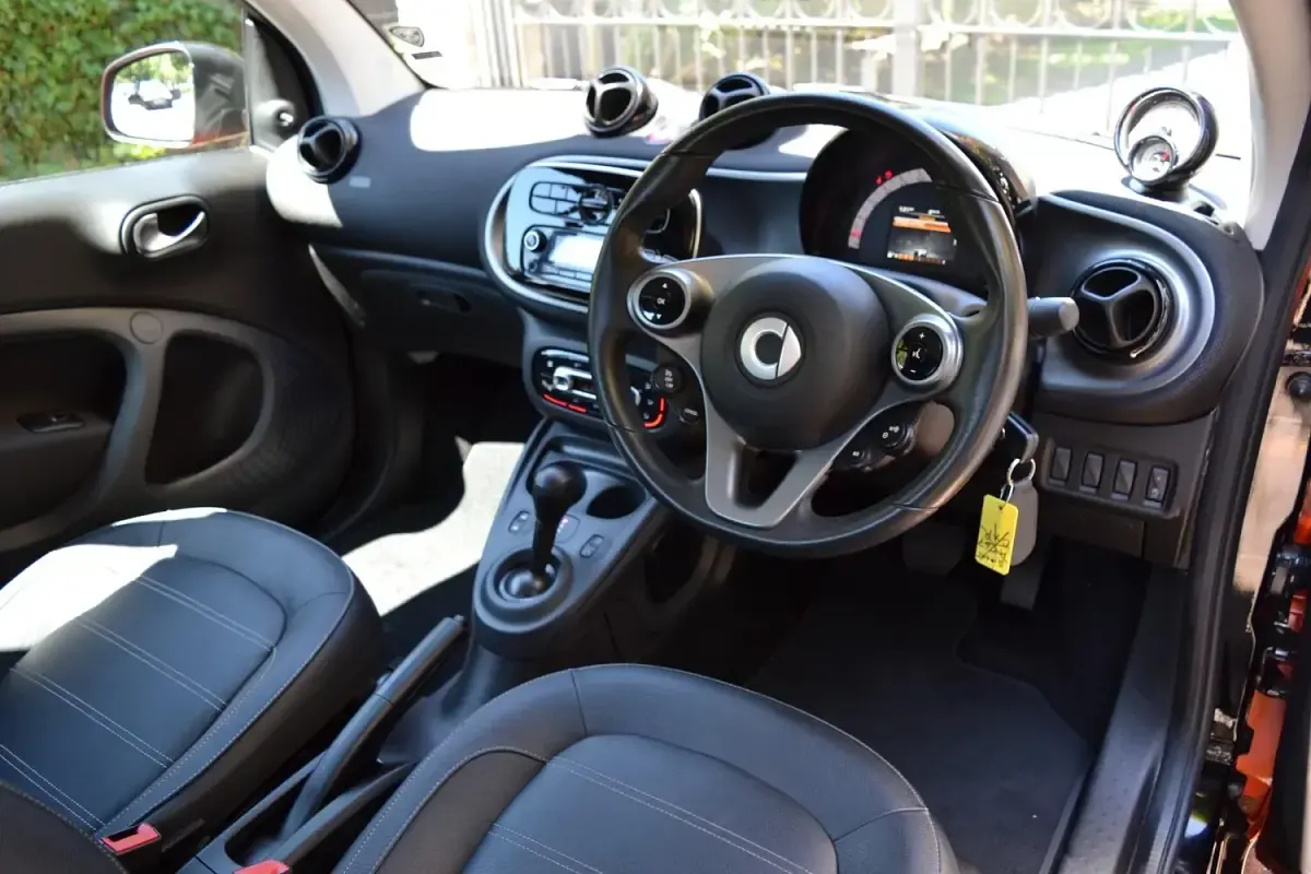 Used Smart ForTwo Cabrio Prime 71 HP (52 kW) 2016 Orange Cabriolet