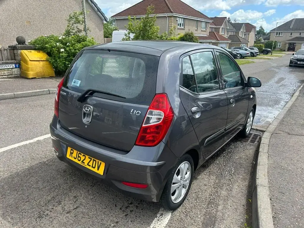 Used Hyundai i10 Active 85 HP (62 kW) 2012 Grey Hatchback