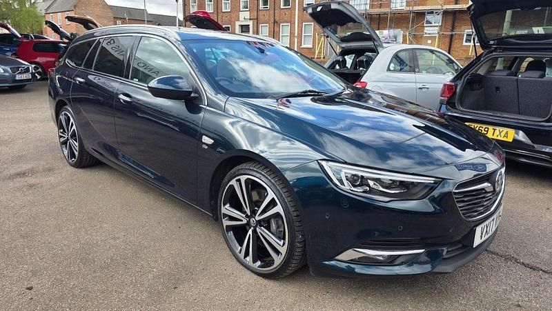 Second-hand Vauxhall Insignia Elite 260 CP (191 kW) 2017 Verde Break