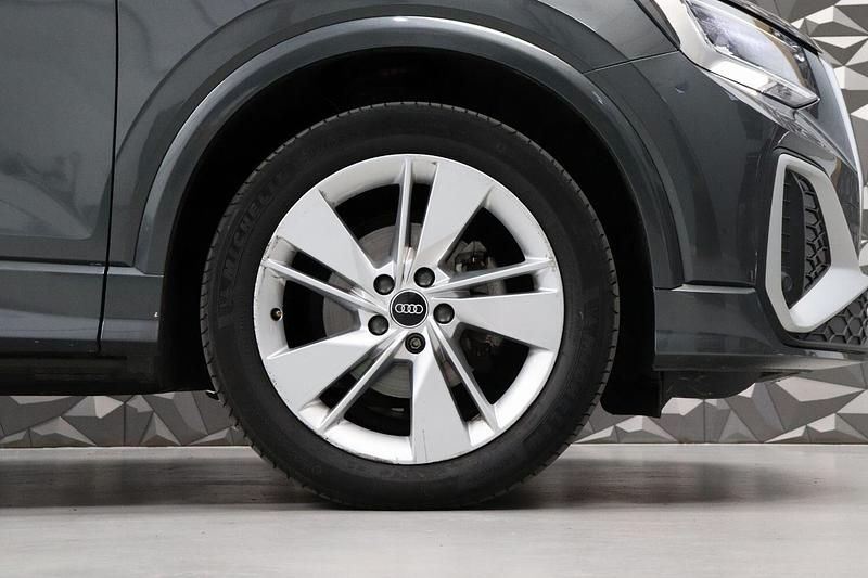 Begagnad Audi Q2 S-Line 2021 Grå SUV