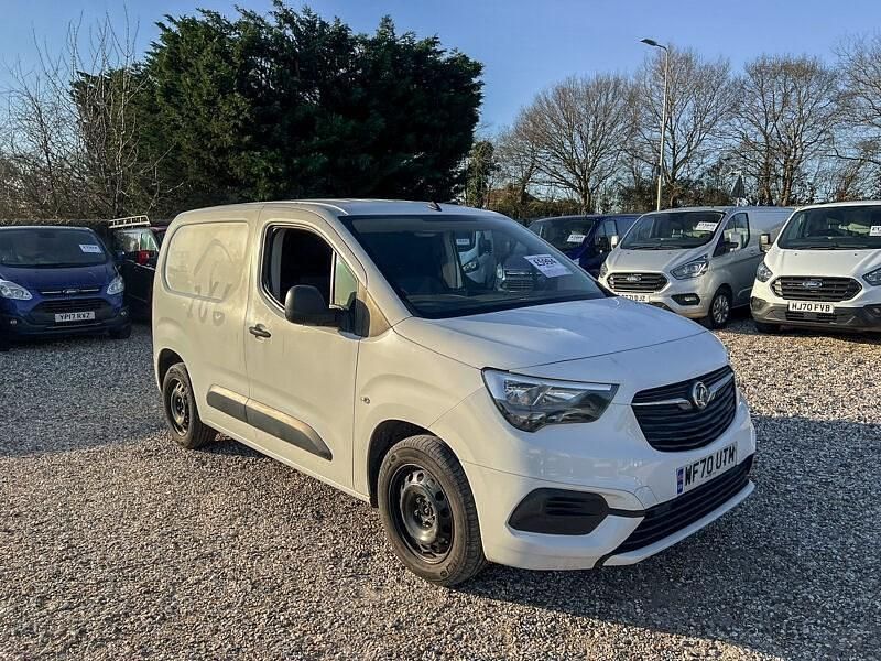 Used Vauxhall Combo Sportive 130 HP (95 kW) 2020 White MPV
