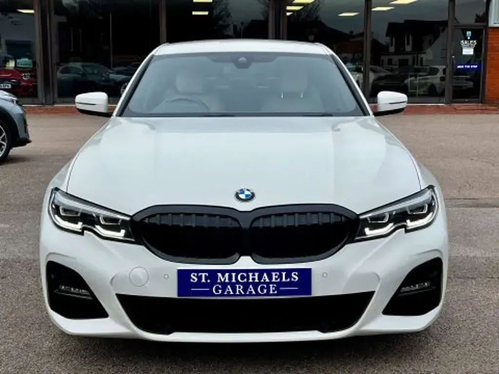 Used BMW 330 M Sport 254 HP (186 kW) 2019 White Sedan