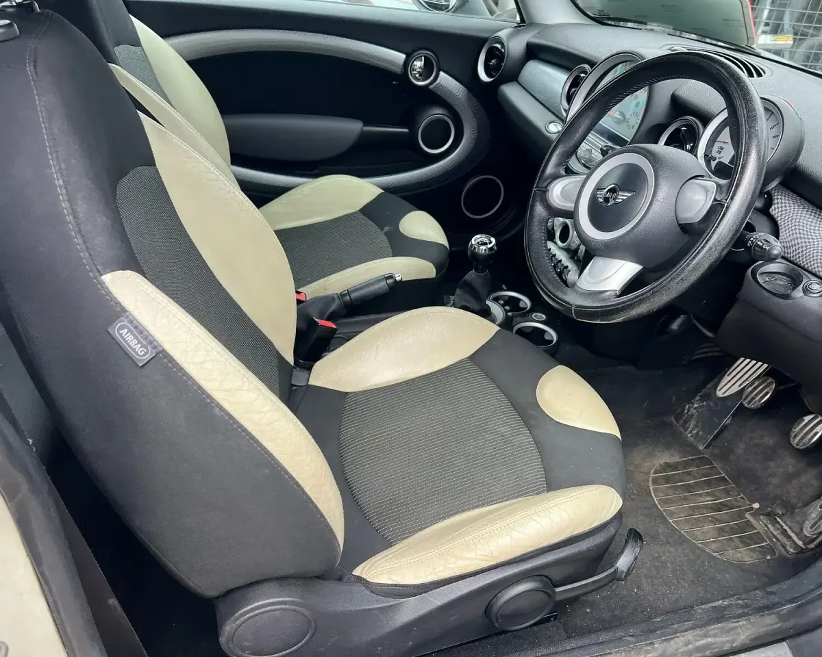 Used Mini Cooper S Hatch 2009 White Hatchback