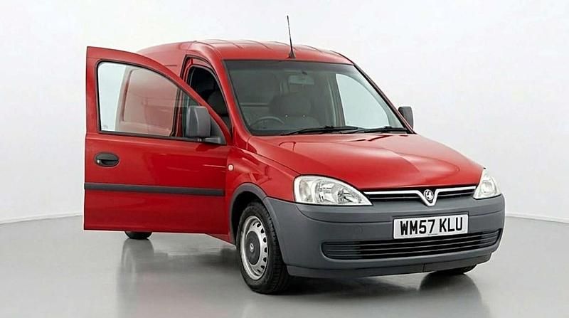 Used Vauxhall Combo 75 HP (55 kW) 2008 Red MPV