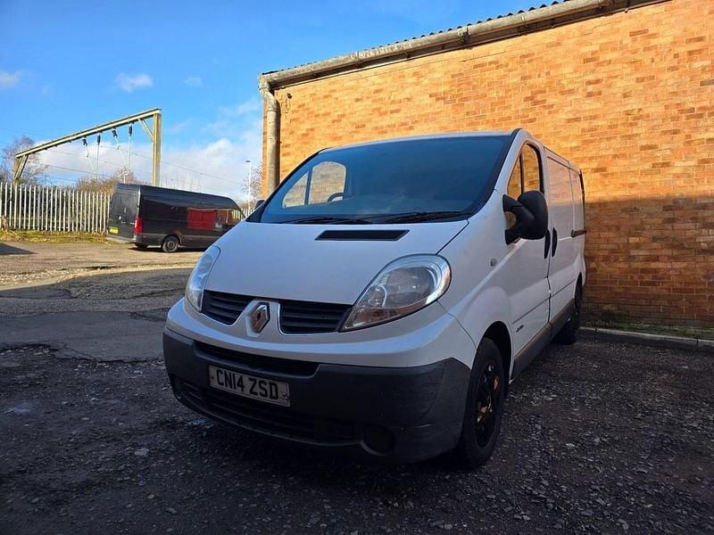Begagnad Renault Trafic 115 HK (84 kW) 2014 Vit Minibuss