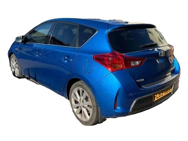 Used Toyota Auris Hybrid 136 HP (100 kW) 2013 Blue Hatchback