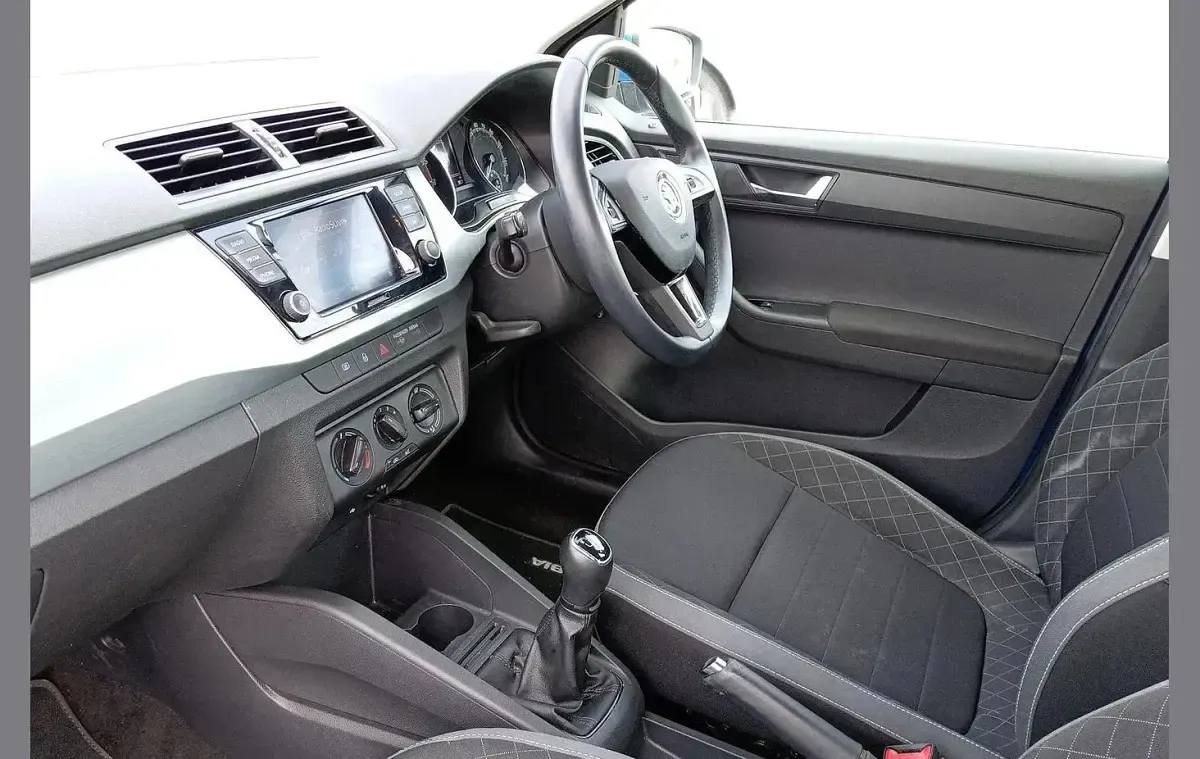 Used Skoda Fabia SE 94 HP (69 kW) 2019 Energyblue Hatchback