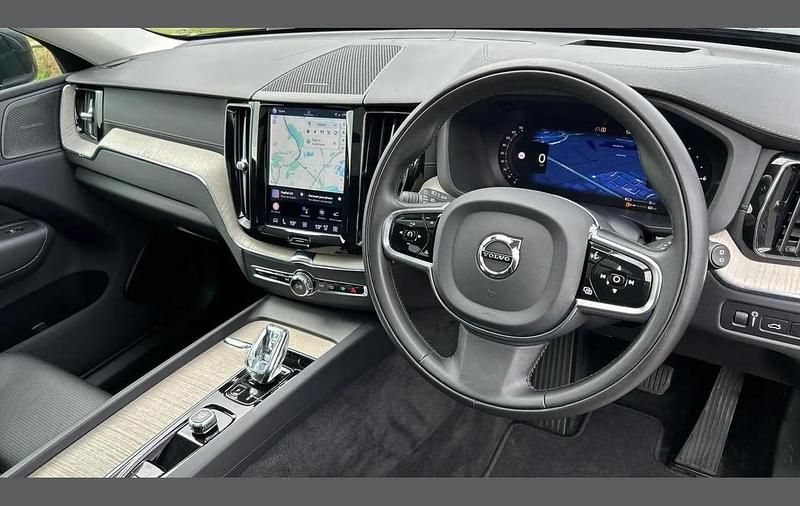 Used Volvo XC60 Inscription 449 HP (330 kW) 2022 Black SUV