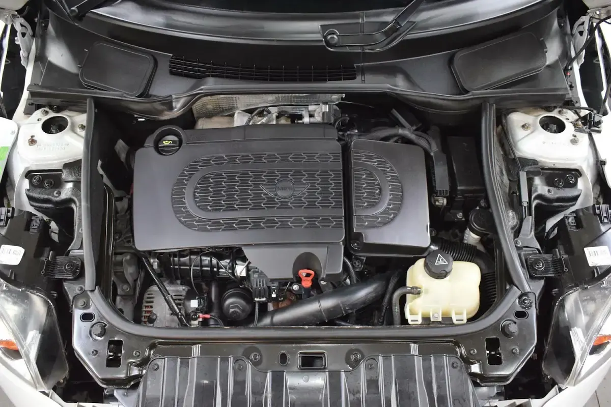 Used Mini Cooper D 112 HP (82 kW) 2012 White Hatchback